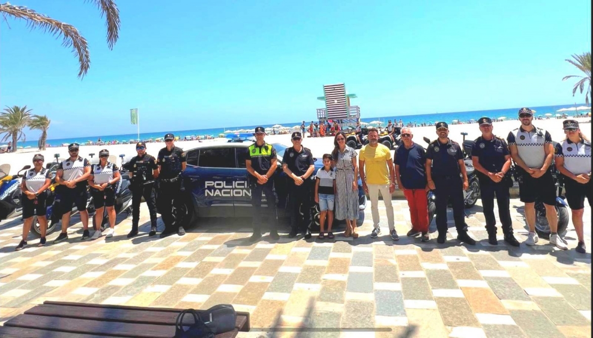 Vecinos de Playa de San Juan 'arrancan' el compromiso de refuerzo de la vigilancia policial