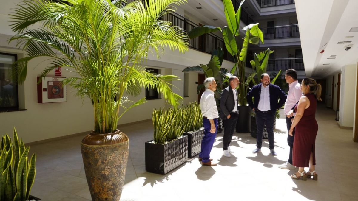Los Alcázares apuntala su oferta turística con la reapertura del Apartahotel Punta Calera