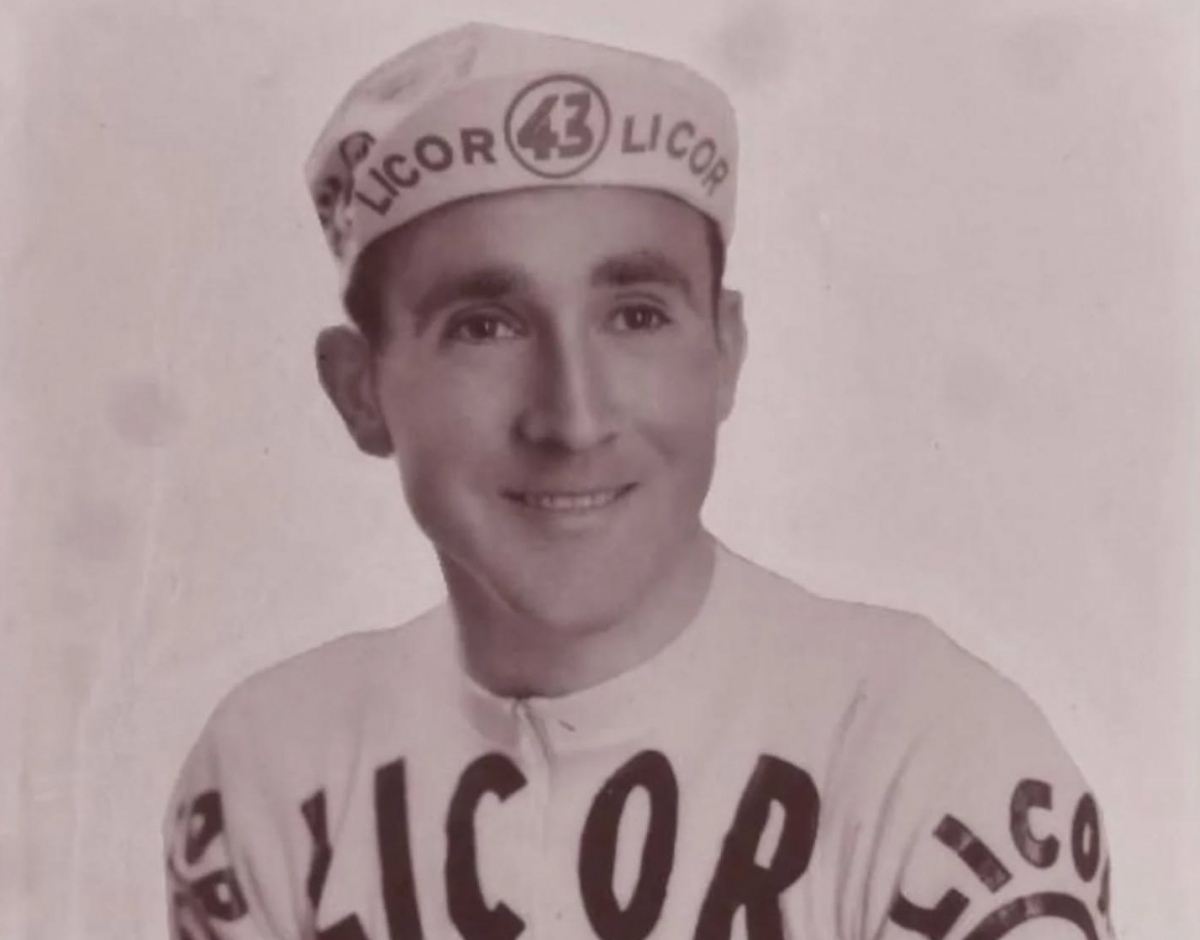 Ángel Guardiola en su etapa como ciclista del equipo Licor 43. - Foto: FCRM