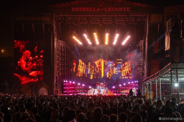 El Rock Imperium, en imágenes: Cartagena le saca 'los cuernos' al calor 