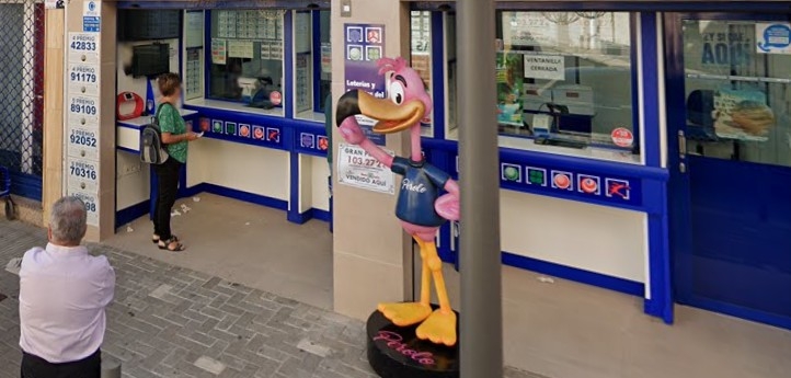 La administración 'El Perolo' de San Pedro del Pinatar vende el primer premio del sorteo de la Lotería Nacional