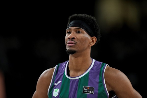 Taylor y Sestina dejan al Valencia con el tope de extracomunitarios en la acb