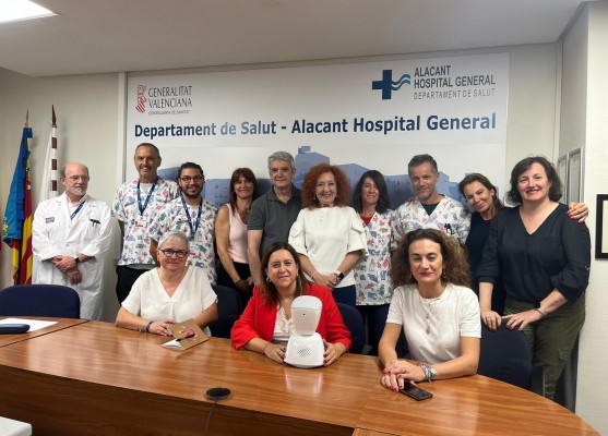 Educación forma al personal de aulas hospitalarias en el uso de robots que refuerzan el vínculo escolar