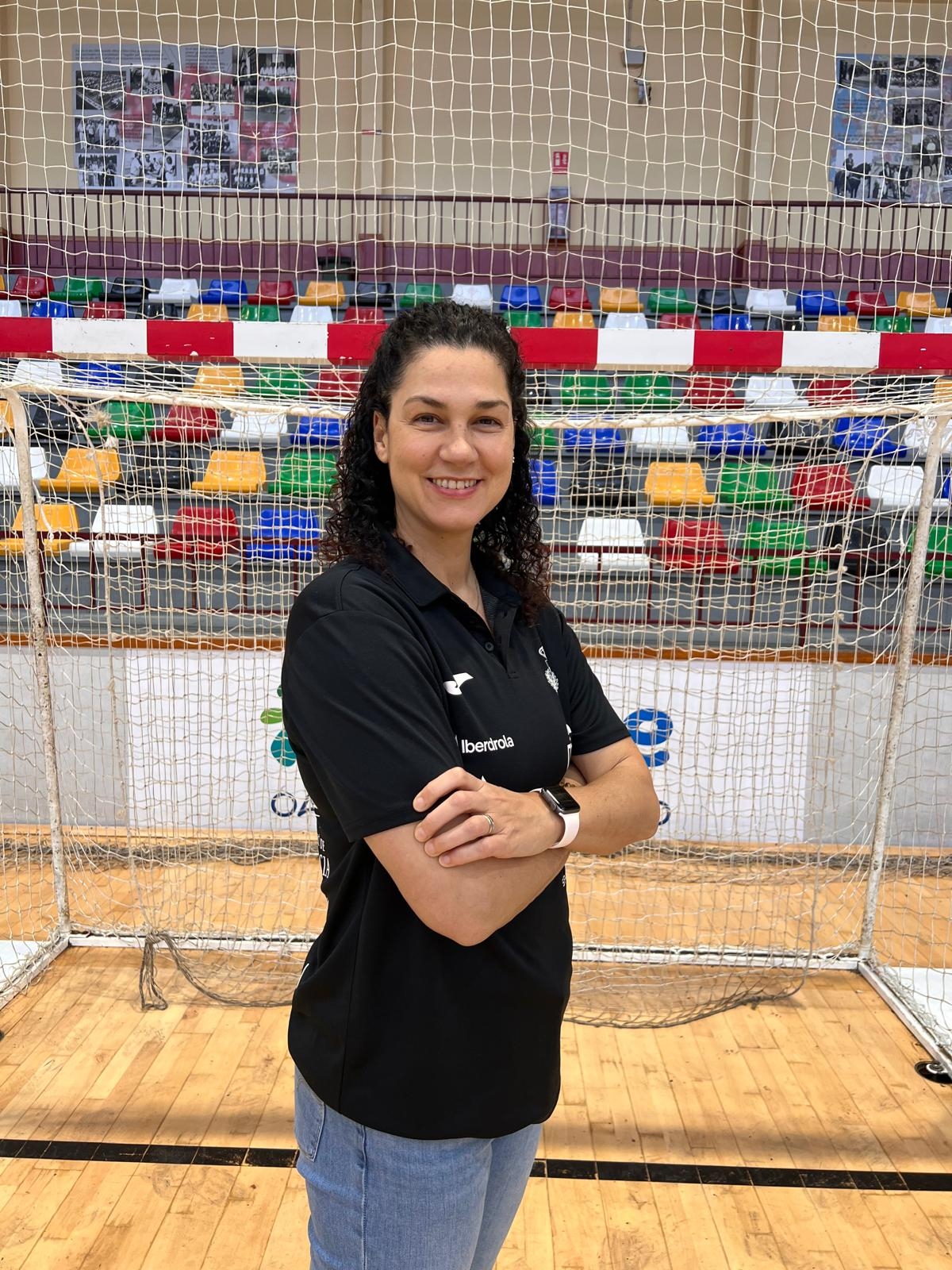 Vero Cuadrado, nueva entrenadora del grupo usa Handbol Mislata