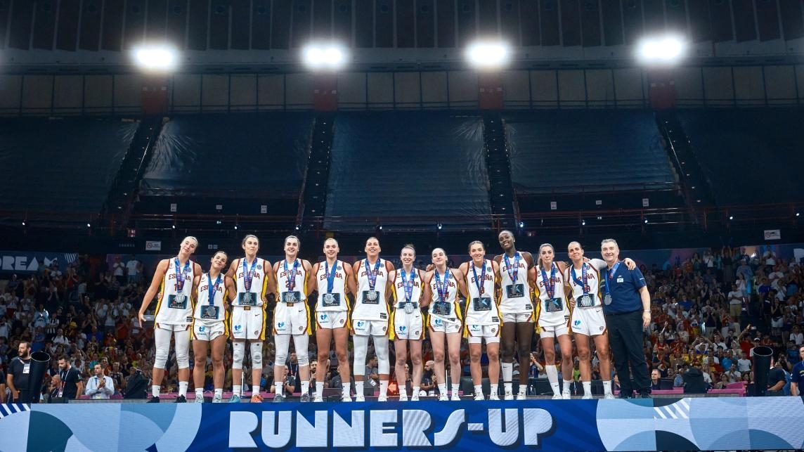 Carrera, Fam, Buenavida y Araujo se cuelgan la plata en el EuroBasket Women