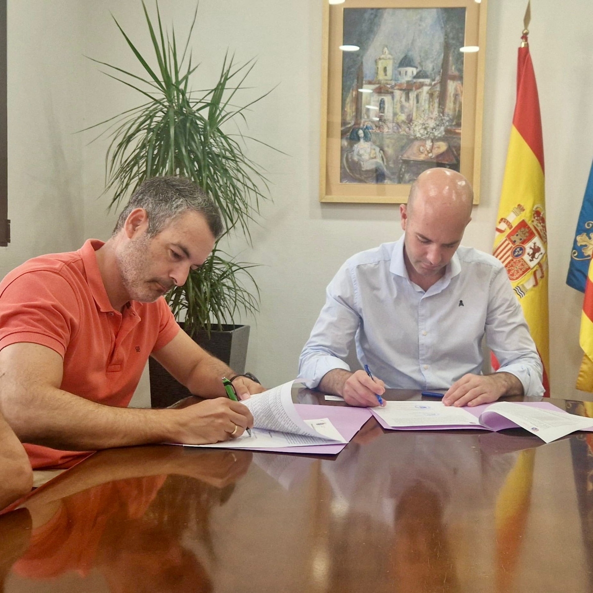 Catral refuerza la limpieza viaria con un nuevo servicio sostenible y más trabajadores