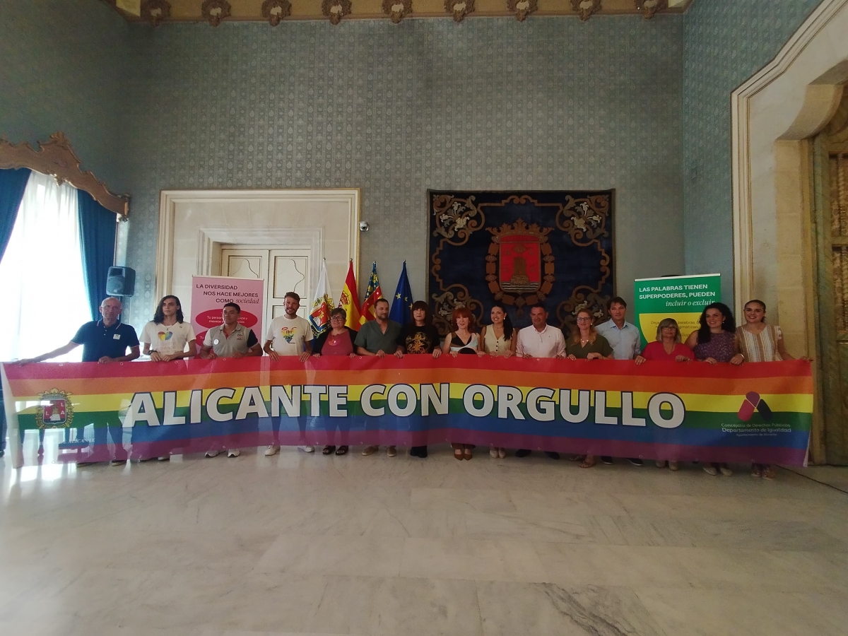 Alicante vuelve a celebrar el Orgullo con fractura política