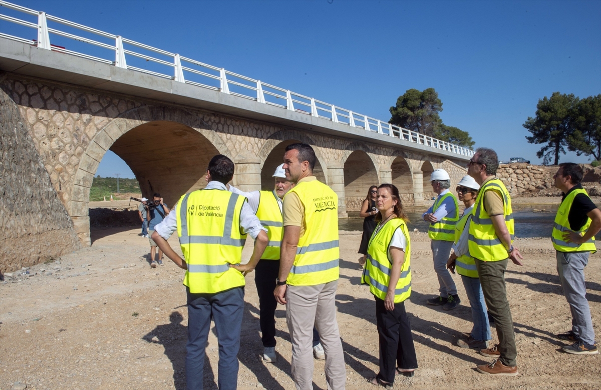 Reabierto al tráfico el puente sobre el Magro en la CV-422 en Turís
