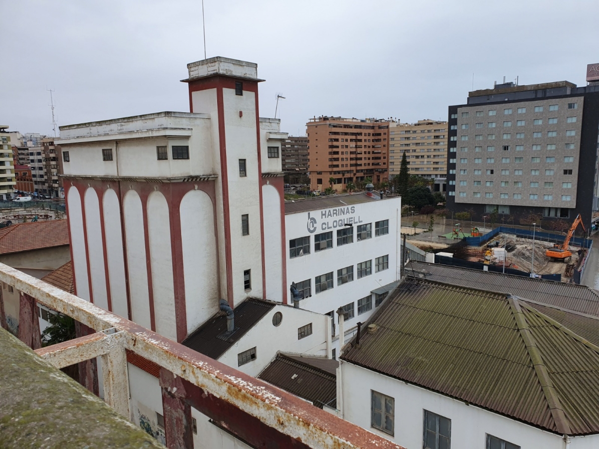 Vecinos del Parque del Mar plantean convertir la antigua harinera de Benalúa en museo etnográfico