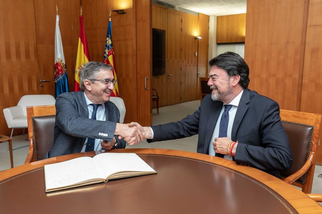 El conseller d'Educació, José Antonio Rovira, i l'alcalde d'Alacant, Luis Barcala. - 