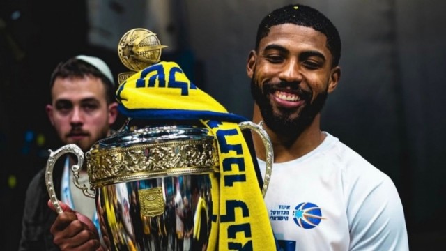 DeJulius, base estadounidense con experiencia en la Euroliga, ficha por el UCAM CB