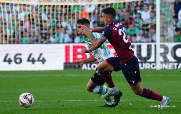 El Levante tropieza en la senda del liderato
