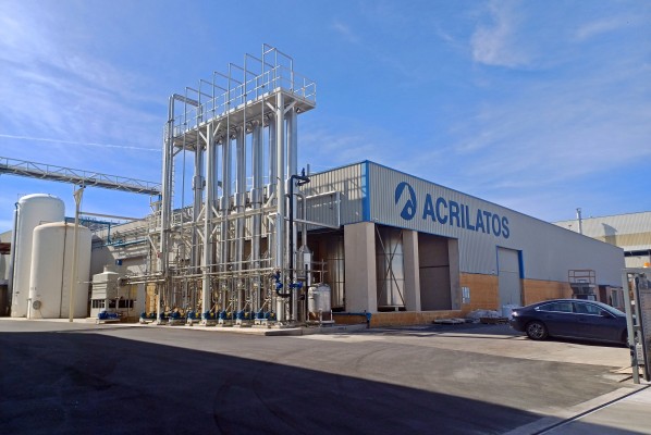 Acrilatos culmina la ampliación de su planta de Onda y diversifica su producción fuera del azulejo