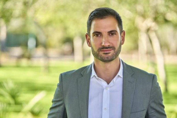 Lambda denuncia al director general de Diversidad por revelación de secretos y prevaricación