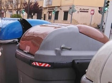 Muro empieza a sancionar a quienes incumplen los horarios y normas para la recogida de residuos