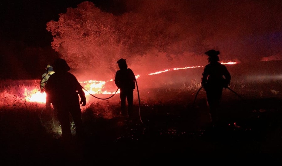 Declarados dos incendios en Antella y Cheste, con ocho medios aéreos movilizados