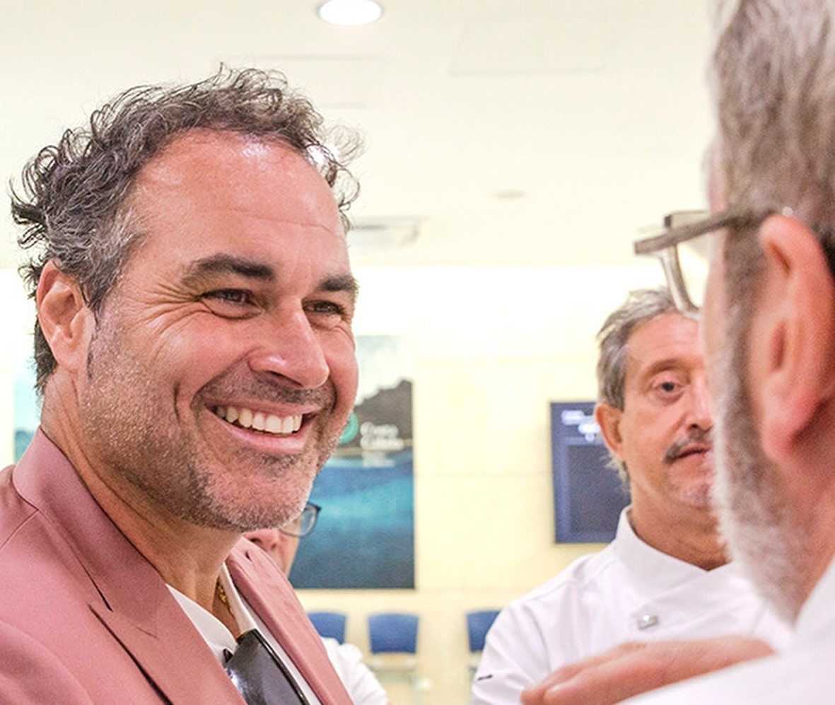 Miguel Maestre, el chef murciano que triunfa en Australia, recibe el reconocimiento de los cocineros de la Región