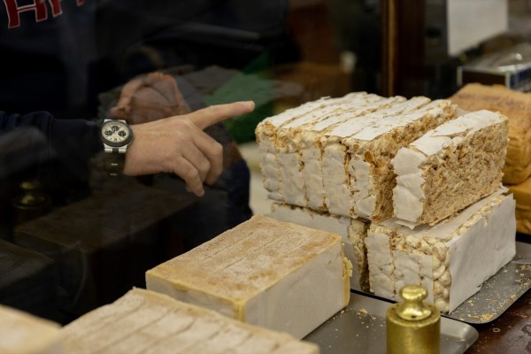 Feliz y larga Navidad: los súper venden en septiembre 3 millones en turrones y polvorones