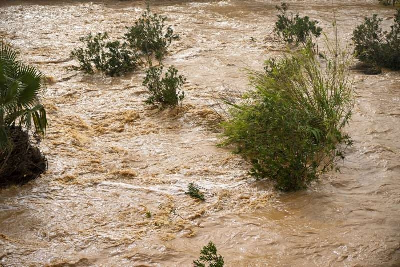La CHE avisa de posibles crecidas en barrancos y cauces menores de Castellón y otras provincias