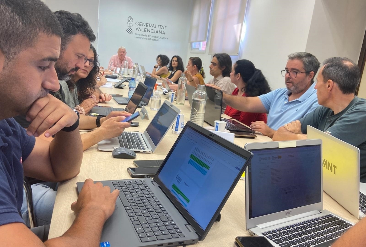 Educación traslada a sindicatos las instrucciones de inicio de curso y confeccionará grupos según la lengua base elegida