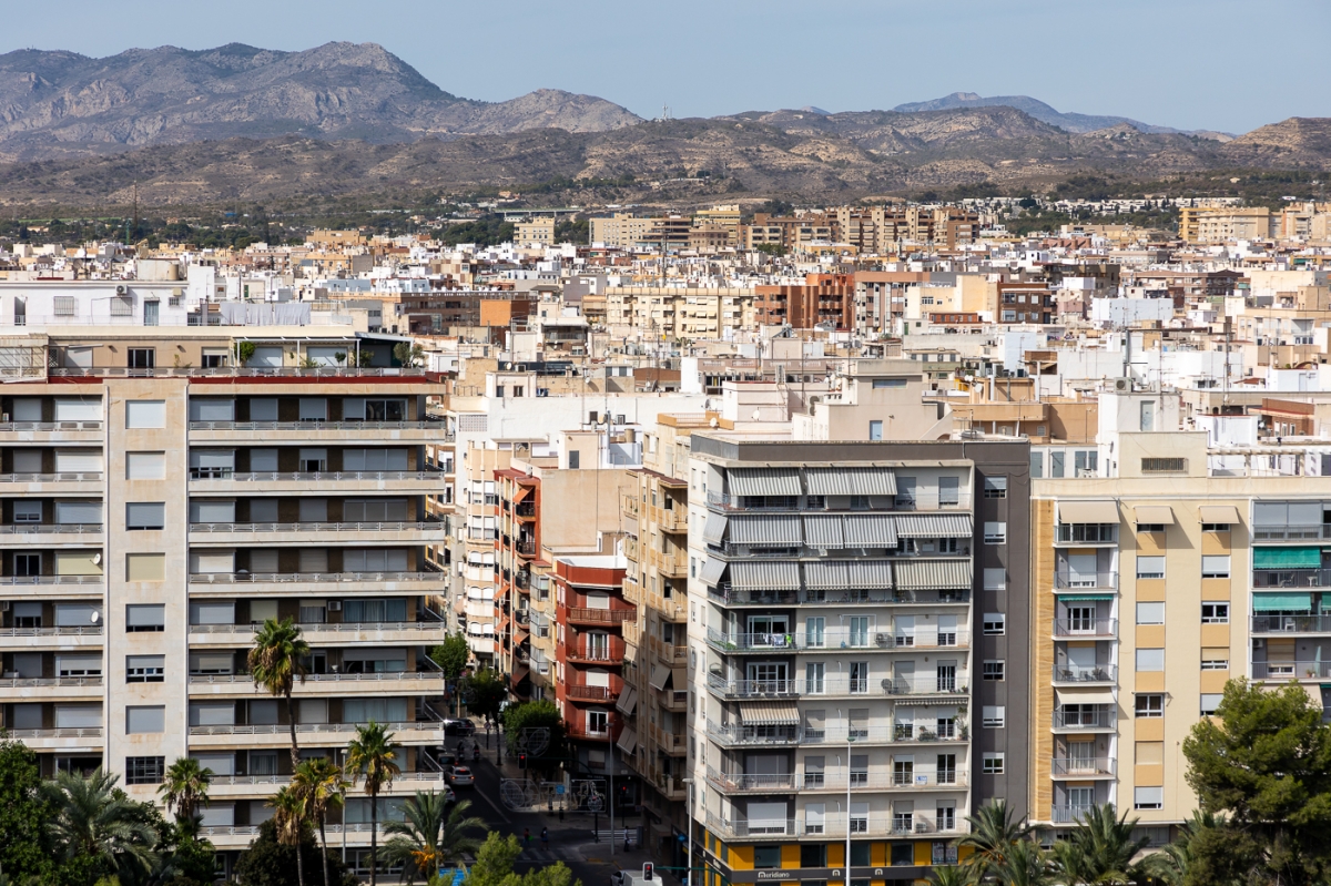 El precio de la vivienda acelera en Elche y aumenta un 10% en un año