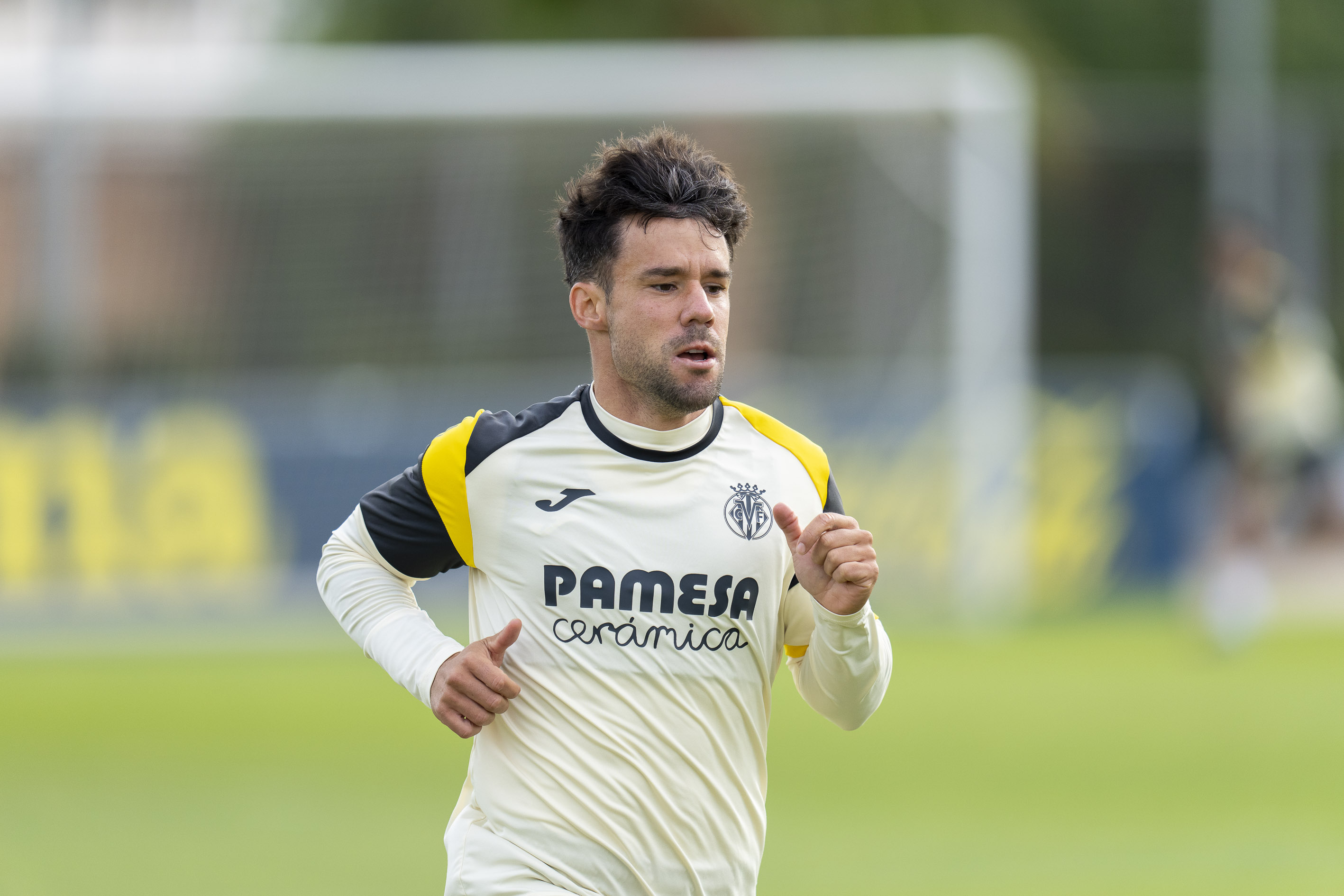 El Villarreal añade otro parón sin poder trabajar con su defensa por ausencias o lesiones