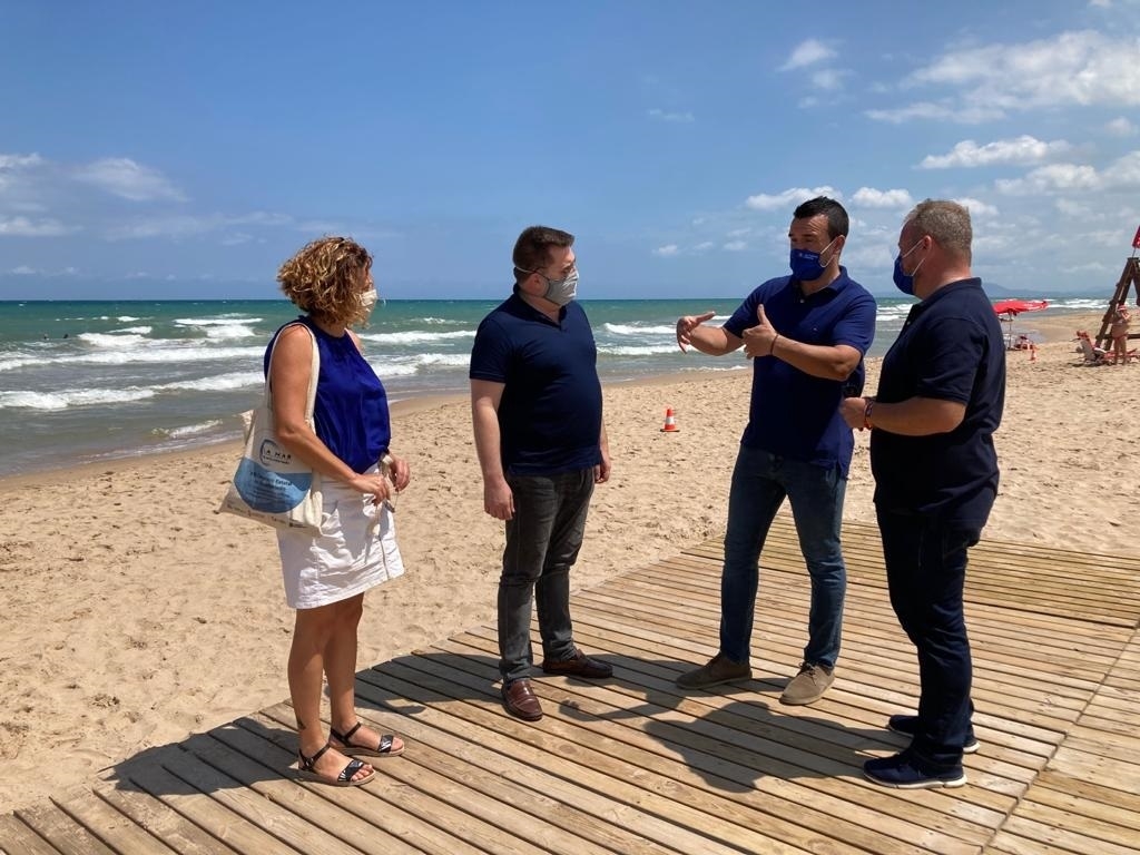 Medio Ambiente aconseja cerrar al baño varias playas de la Safor por bacterias de origen intestinal