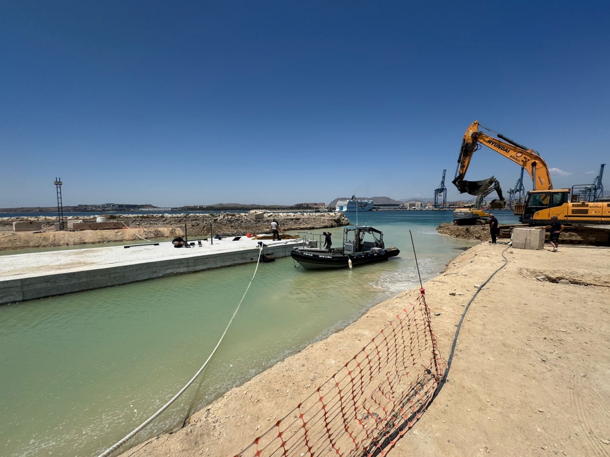 De Alicante a Ibiza: cuenta atrás para el traslado del dique flotante ibicenco construido en el Puerto