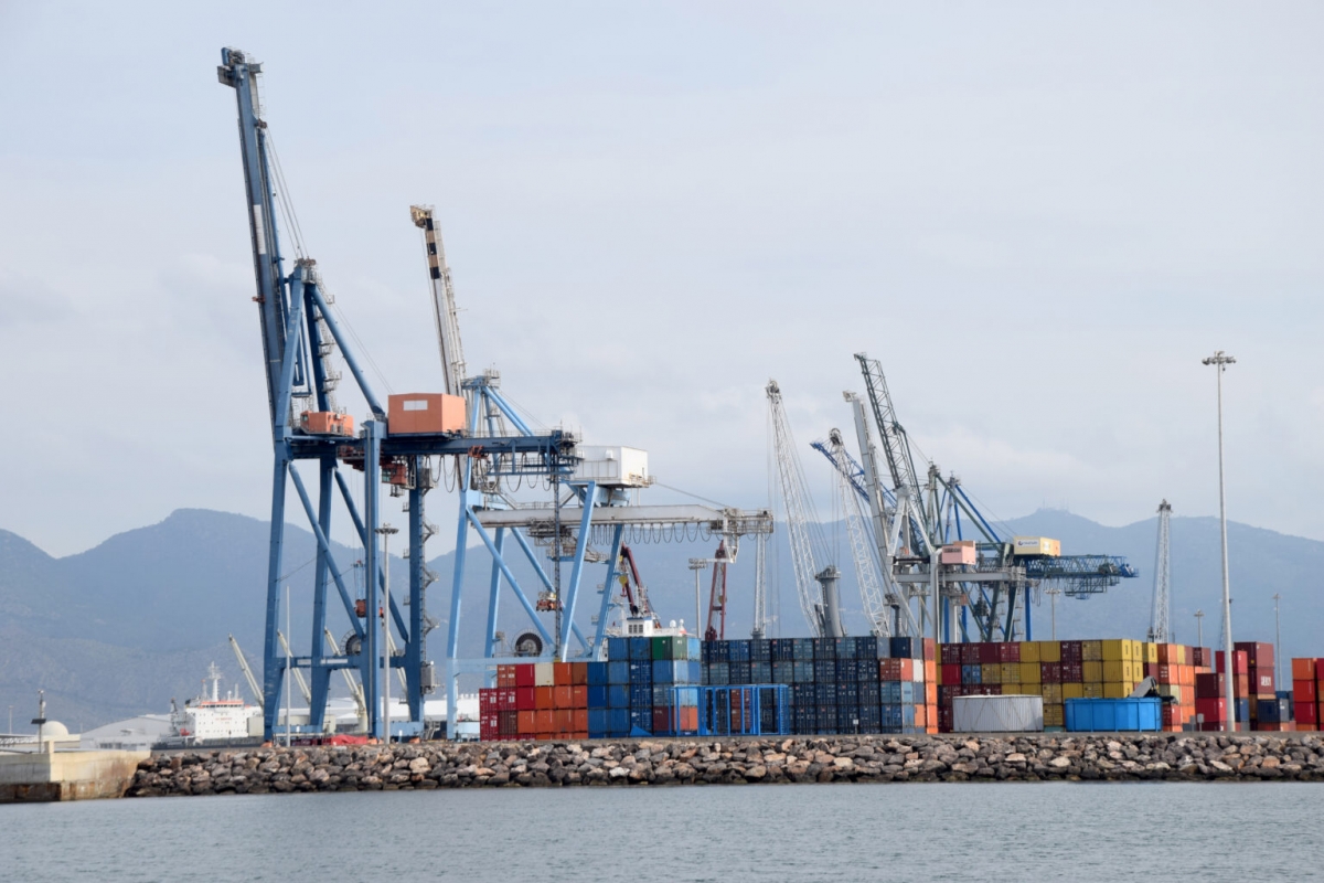 El puerto de Castelló dispara un 45% su tráfico de contenedores en un año