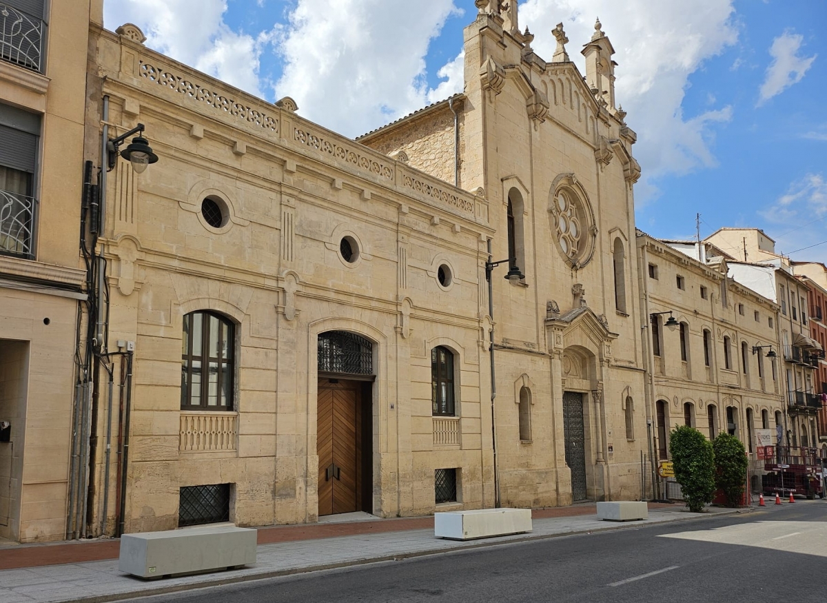 A la izquierda de la imagen, el edificio destinado a museo del cantante y junto a este el que acogerá la Pinacoteca. - A la izquierda de la imagen, el edificio destinado a museo del cantante y junto a este el que acogerá la Pinacoteca.