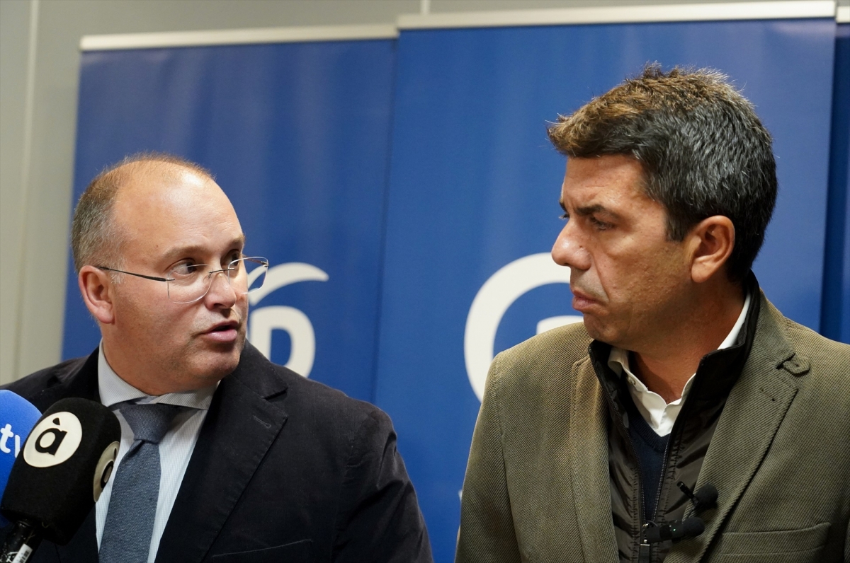 Tellado junto a Carlos Mazón.