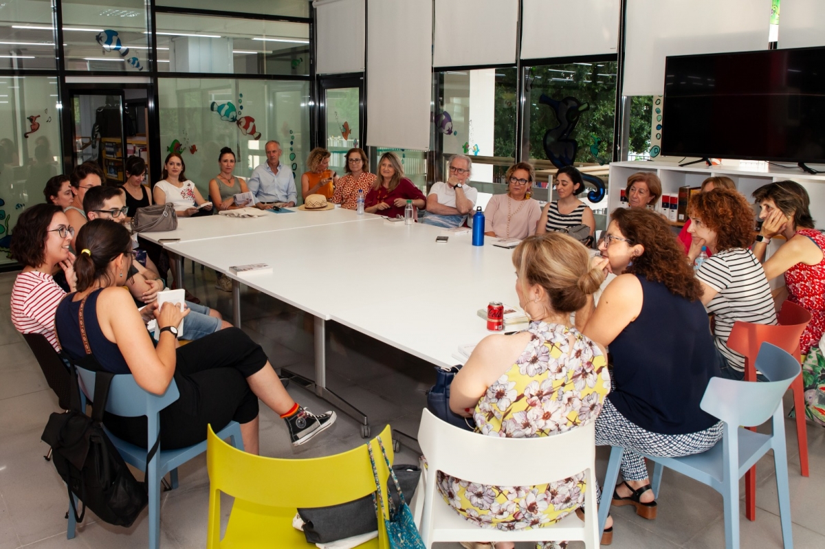 Los clubes de lectura de la BRMU volverán en septiembre con novedades: autores de la Región, literatura rural e italiana y público infantil