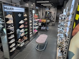 JD aterriza en Torrevieja con la apertura de su primera tienda en la ciudad