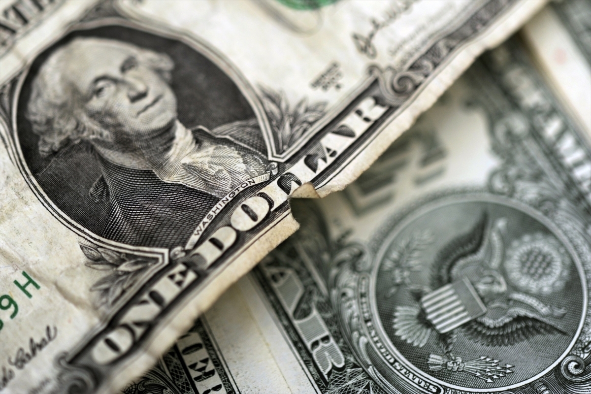 El sólido informe de empleo en EEUU detiene la caída del dólar, por ahora