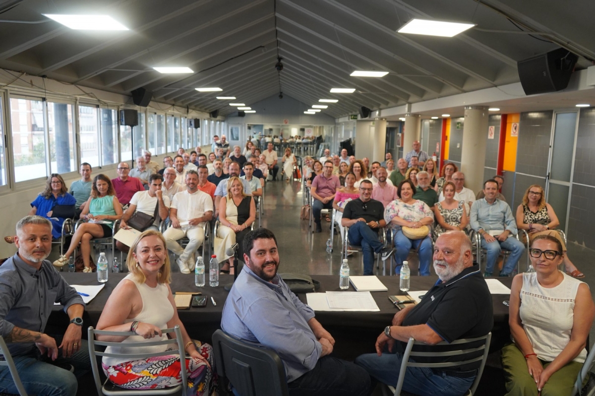 Unión Municipalista moviliza a un centenar de partidos independientes para rebajar el listón electoral al 3%