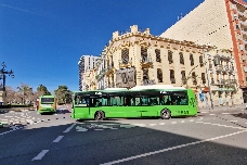 Compromís alerta que los autobuses de Castelló muestran "horarios antiguos e información desfasada"