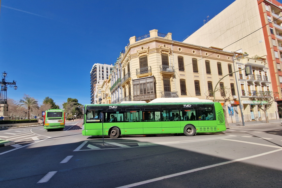 Todas las líneas del Tucs se modifican con el nuevo contrato. - Foto: ANTONIO PRADAS Todas las líneas del Tucs se modifican con el nuevo contrato.