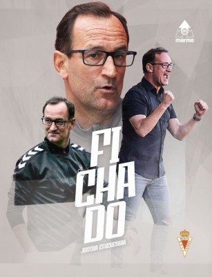 Joseba Etxeberria es por fin el entrenador del Real Murcia, al que llega para ascender