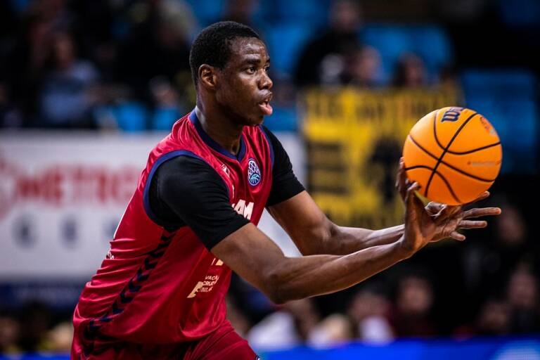  El senegalés Moussa Diagne amplía contrato con el UCAM CB hasta 2027