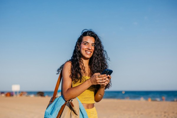 Telefónica refuerza su 5G en 16 municipios de Castellón con alta afluencia de visitantes en verano