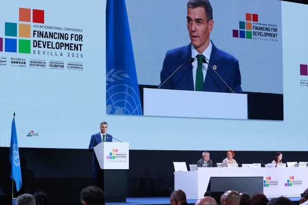 Sánchez comunica los primeros relevos para renovar la Ejecutiva tras el escándalo de Santos Cerdán