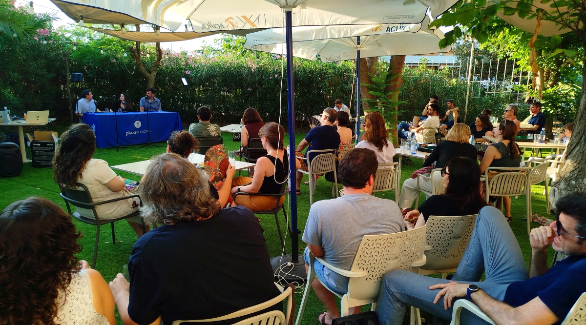Exitazo de público en la grabación de nuestro último podcast de la temporada en Villa Indiano