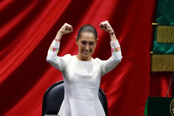 Los acompañantes españoles de la presidenta mexicana