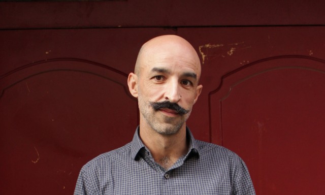Una historia de resiliencia: Jesús Carrasco escribe sobre las heridas en 'La tierra que pisamos'