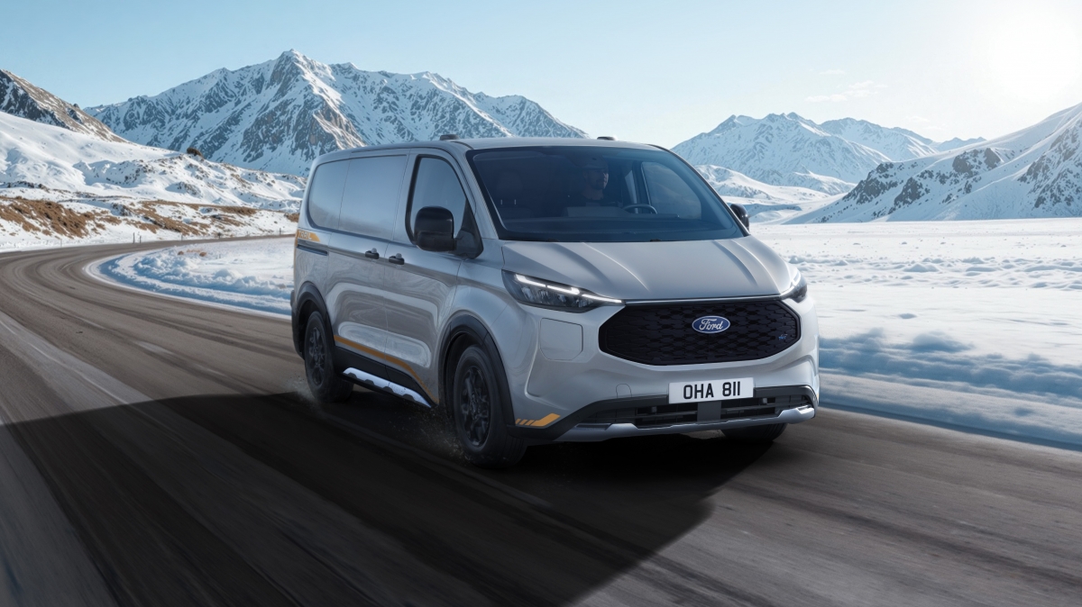 Ford Pro le añade tracción total a la E-Transit Custom para mejorar sus capacidades