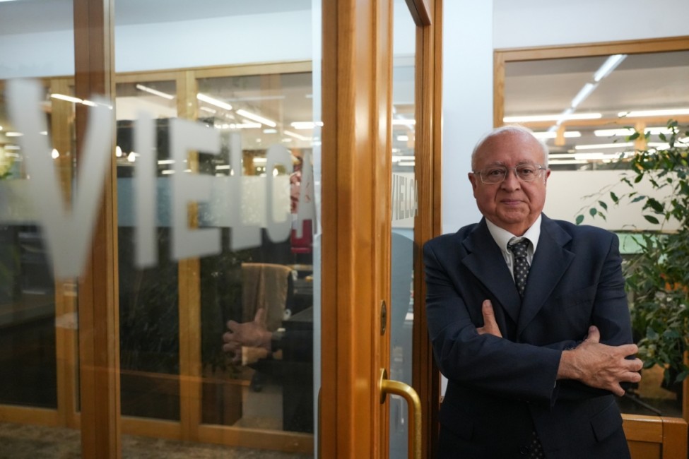 El gerente de Vielca Ingenieros, Vicente Candela, en sus oficinas - Foto: EDU MANZANA