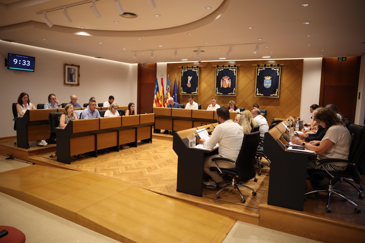 Burriana exige en el pleno la dimisión de Pedro Sánchez y la convocatoria urgente de elecciones