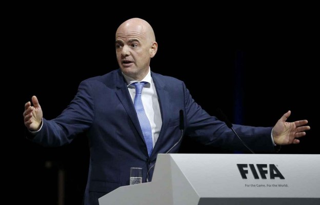 Infantino anuncia que un comité supervisará las condiciones laborales en Catar 2022