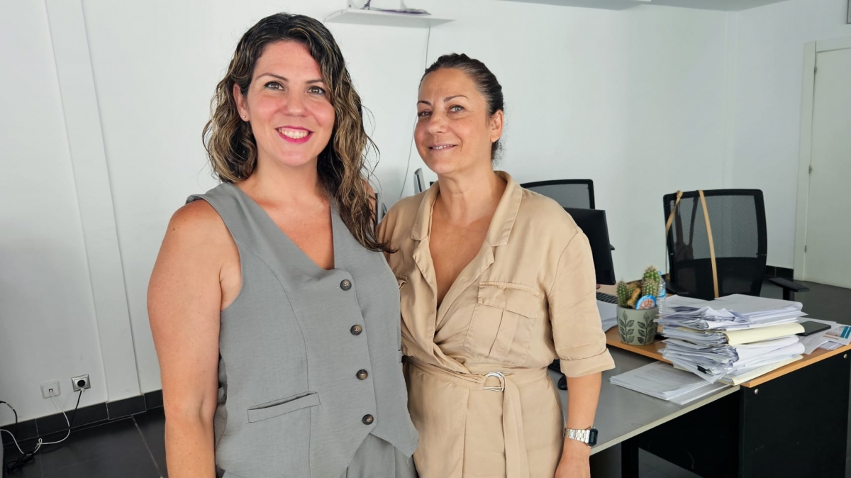 Esther Donate (izq.) y Eva Delgado - FOTO: AP