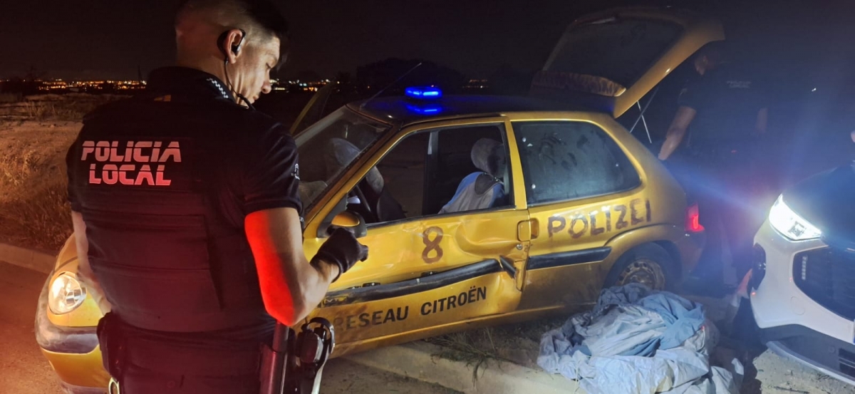 Detenido por conducir un coche 'tuneado' de patrulla policial, sin seguro ni ITV